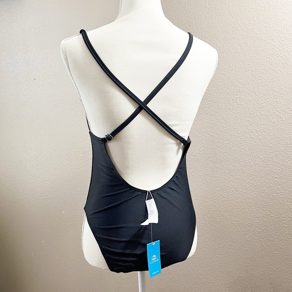 NWT Cupshe Black one piece cross strap deep v-neck swimsuit - Picture 6 of 8